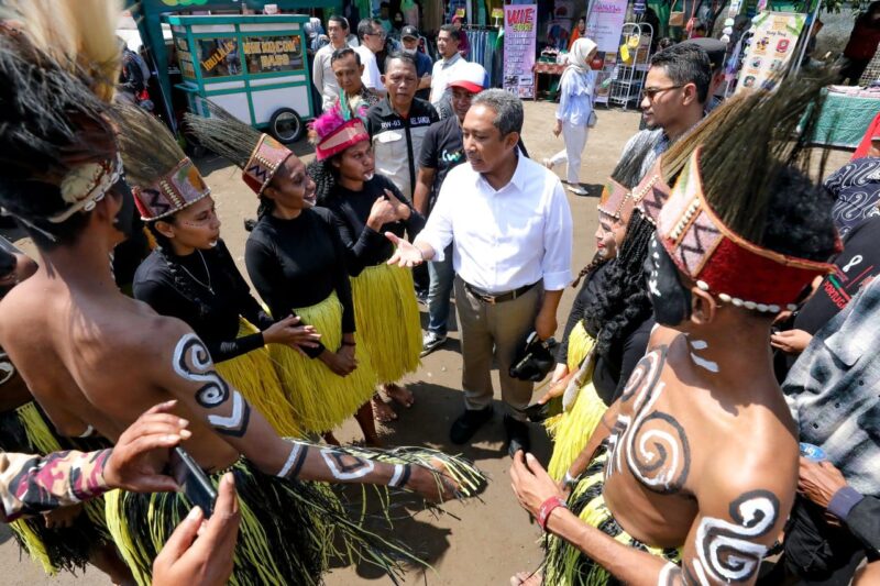 Wali Kota Bandung Yana Mulyana di Acara Gerobak Fair