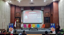 Ketua DPD PPNI Kota Bandung, Ganjar Wisnu Budiman pada peluncuran program One Nurse One School, di Balai Kota Bandung, Kamis 16 Maret 2023.