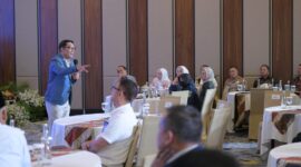 Gubernur Jawa Barat Ridwan Kamil dalam acara High Level Meeting Tim Pengendali Inflasi Daerah (TIPD) - Bank Indonesia di Mason Pine Hotel, Kota Baru Parahyangan, Kabupaten Bandung Barat, Kamis (16/3/2023).