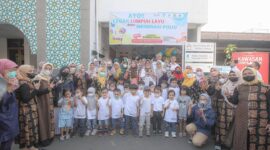 vaksinasi polio di Posyandu Flamboyan, RW 14 Kelurahan Cikutra Kecamatan Cibeunying Kidul Kota Bandung, Rabu (05/04).