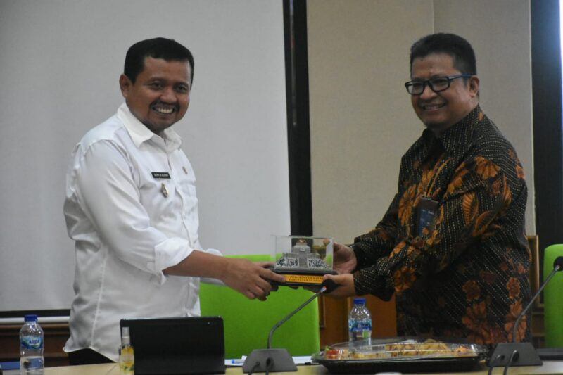 Ekspose rencana pengembangan proyek PLTA Jatigede berlangsung di hadapan Bupati Sumedang di Ruang Rapat Cakrabuana PPS, Rabu (3/5).