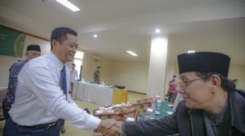 Plh Wali Kota Bandung, Ema Sumarna pada pelepasan Kafilah Kota Bandung STQH ke-18 tingkat Provinsi Jawa Barat, di Hotel Sari Ater Kamboti, Sabtu 6 Mei 2023. 