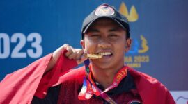 Rashif Amila bersuka cita sumbang emas pertama untuk Indonesia. 
