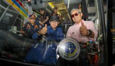 Wakil Menteri Dalam Negeri RI, Bima Arya Sugiarto bersama jajaran di Pemerintah Kota Bandung meninjau kesiapan arus mudik di Terminal Leuwipanjang, Bandung, Sabtu (22/3).